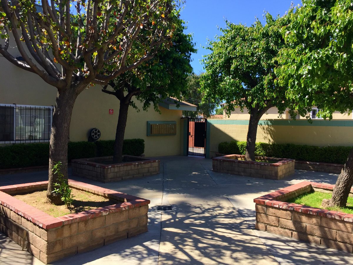 Compton  Apartments